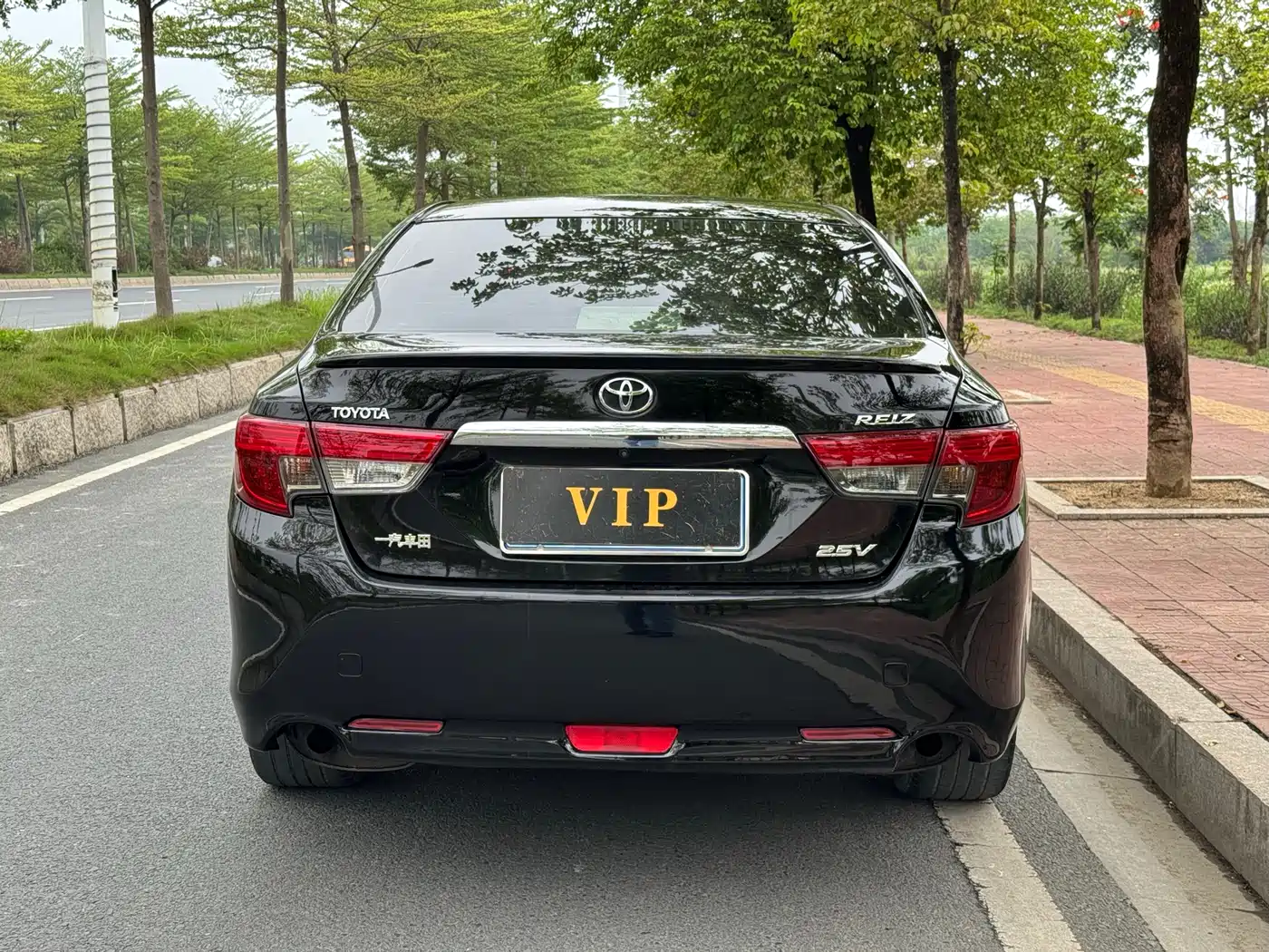 Toyota Reiz 2013 2.5V Premium Edition фото 3