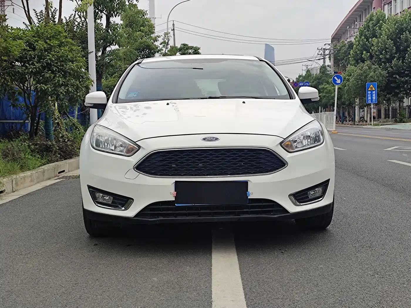 FORD FOX