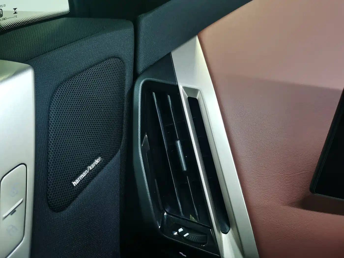 BMW iX 2022 xDrive50 фото 15