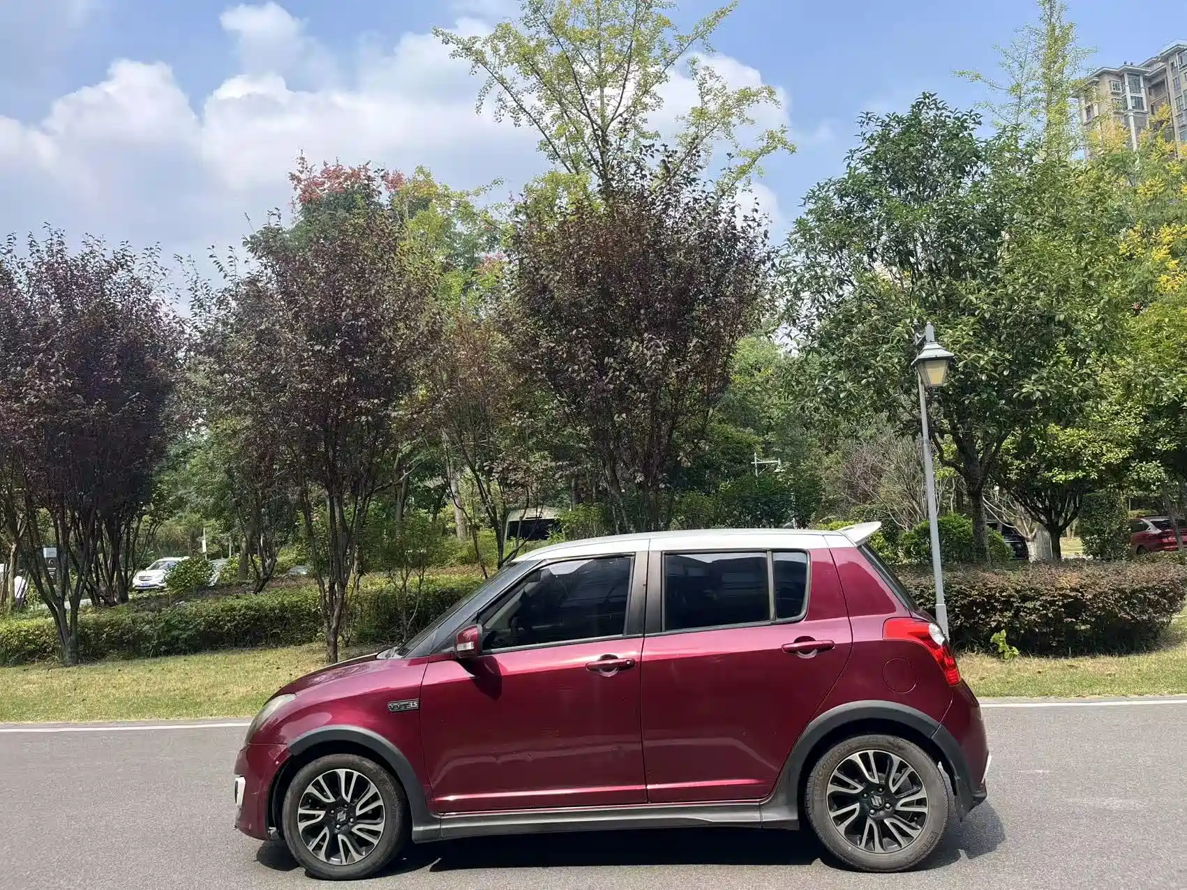 Фото 3 - Suzuki Swift
