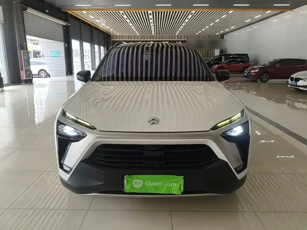 Фото 3 - NIO ES8