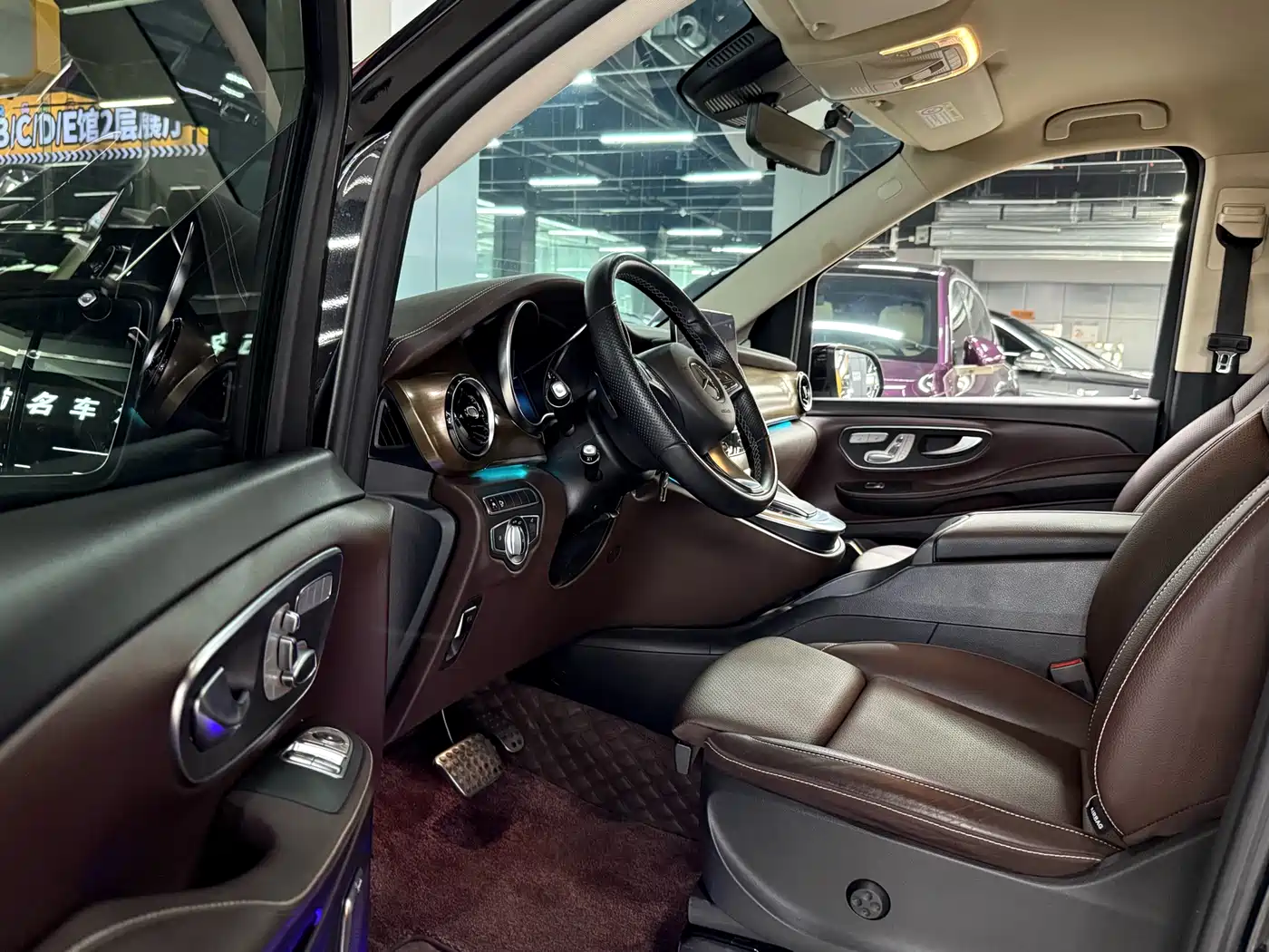 Mercedes-Benz V-Class 2022 V 260 L Long Wheelbase Prestige Edition фото 8
