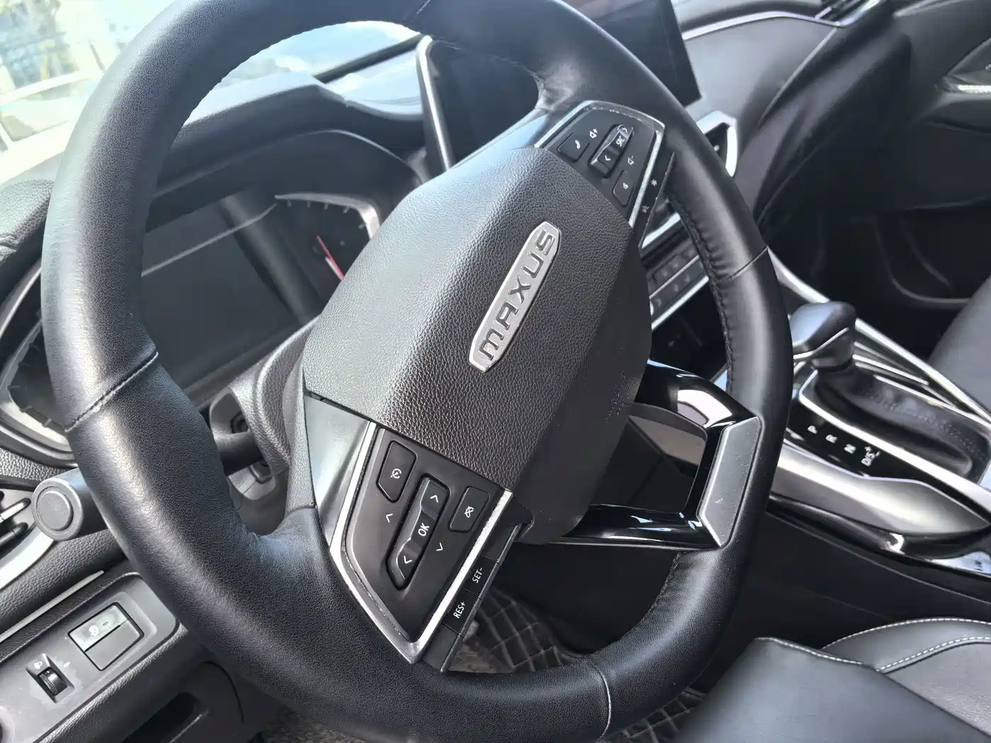 SAIC Maxus Maxus G50 2019 2019 1.5T Automatic Luxury Edition China V