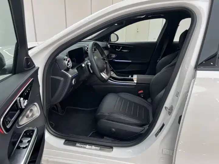 Mercedes-Benz C-Class 2024 C 260 L Night Edition Sport фото 3