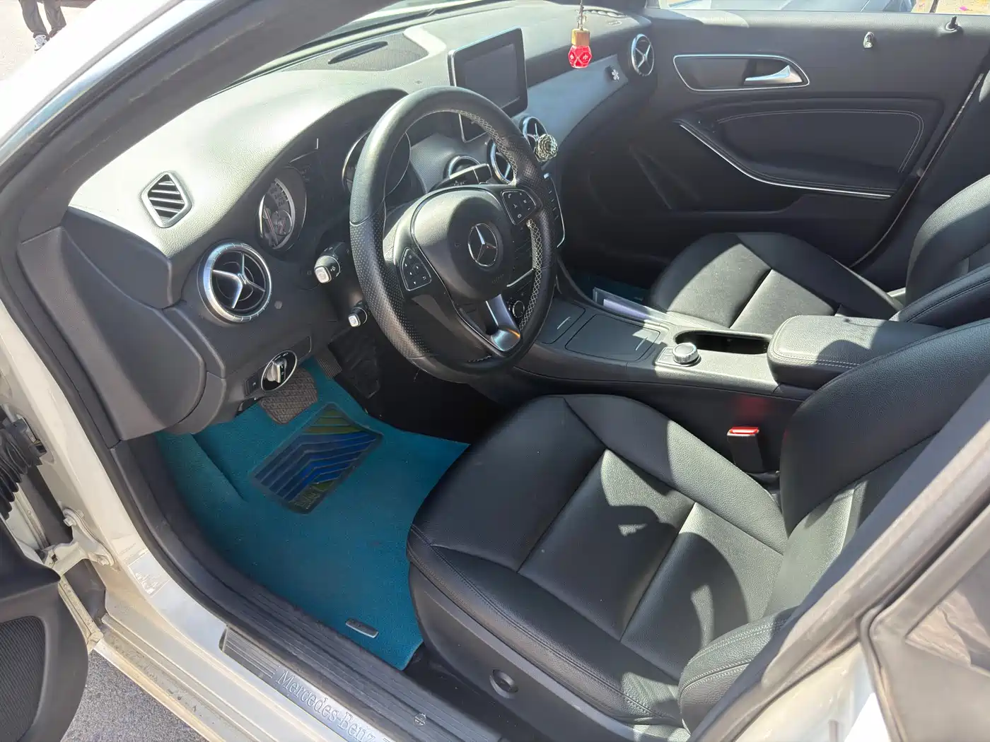 Mercedes-Benz CLA (Import) 2015 CLA 200 фото 3
