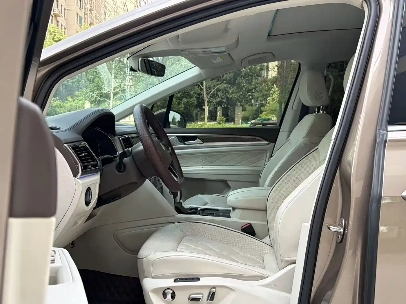 Volkswagen Viloran 2020 380TSI Premium фото 4