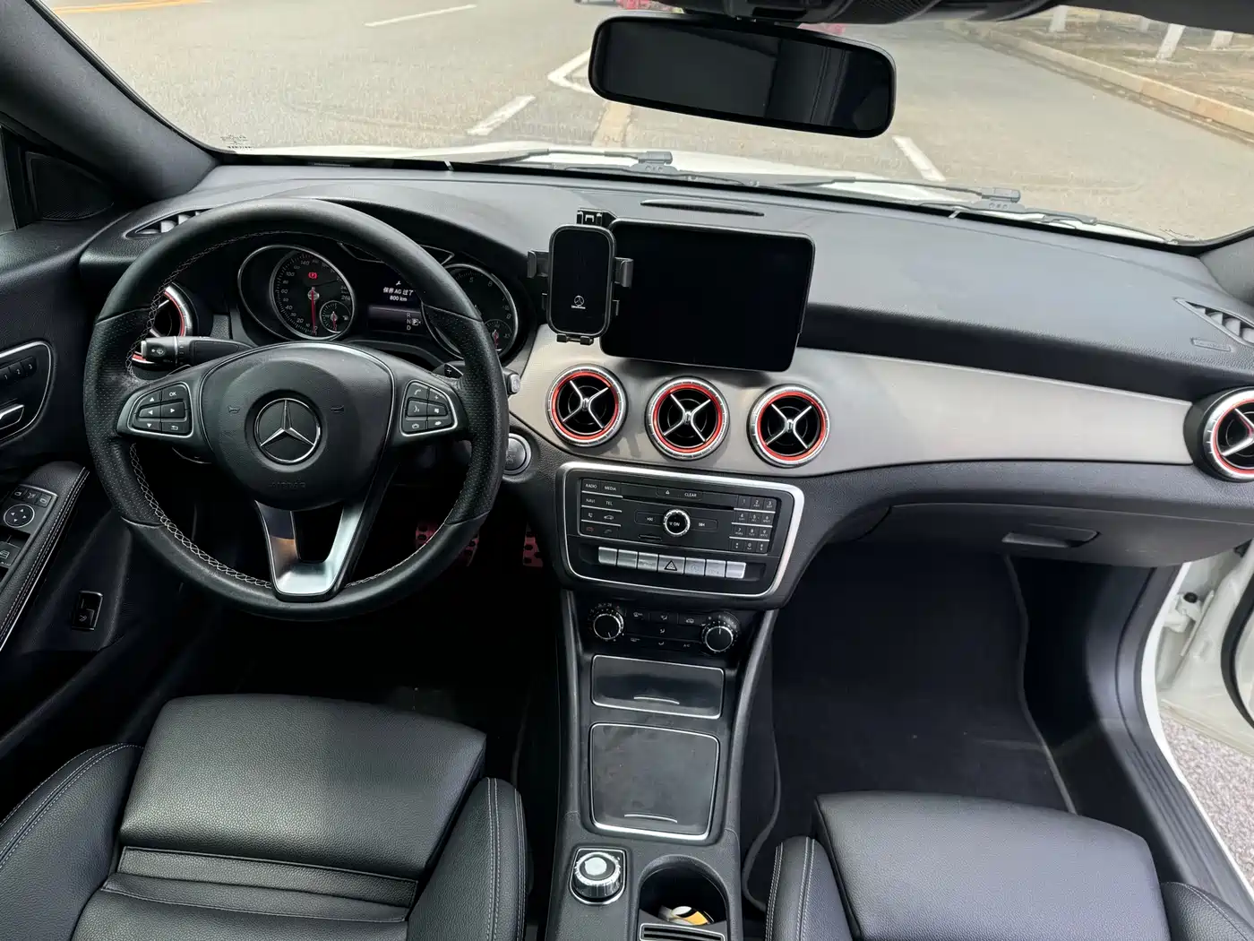 Mercedes-Benz CLA (Import) 2017 Facelift CLA 200 Style фото 7