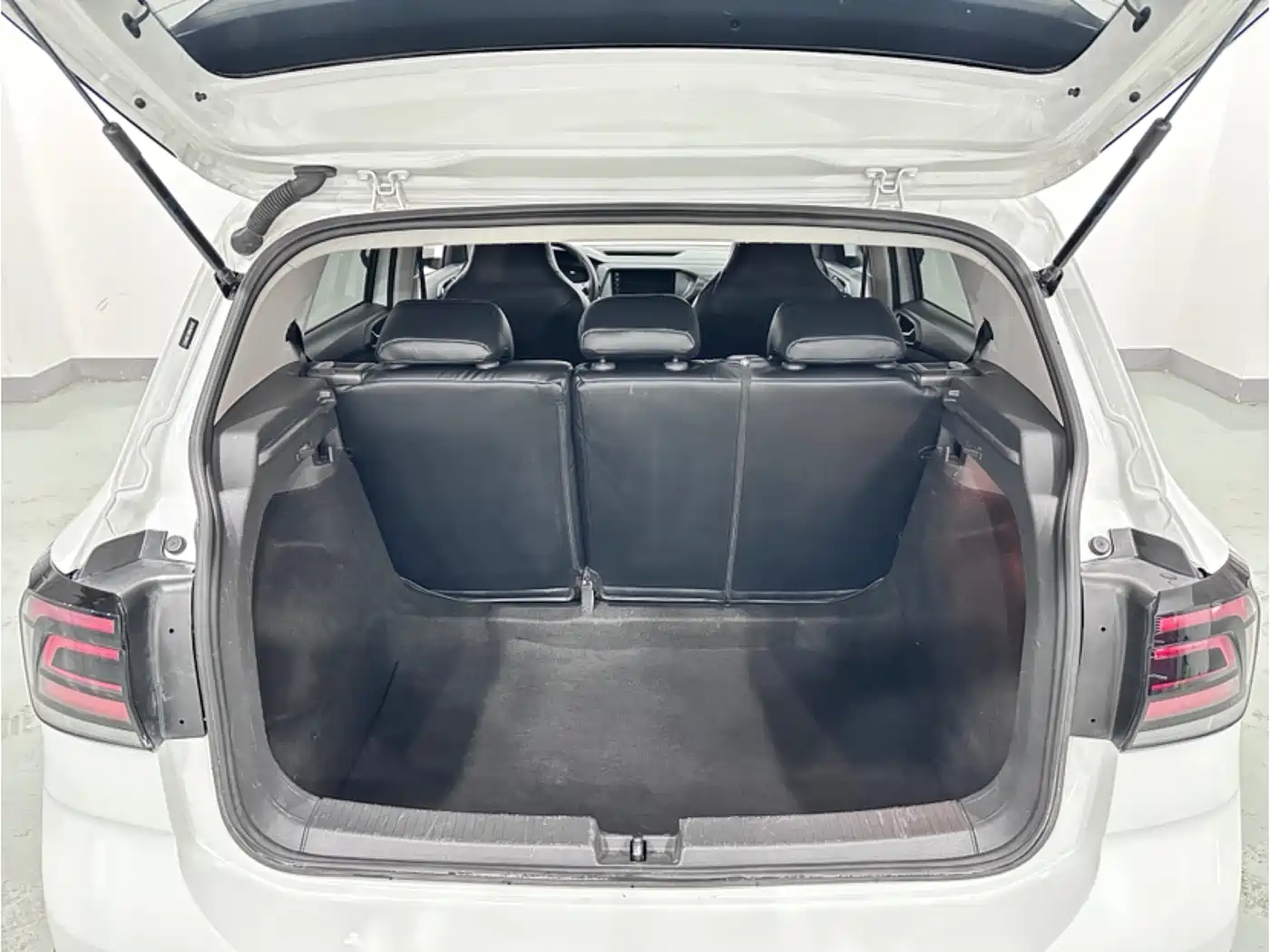 Volkswagen T-Cross 2023 1.5L Automatic Trend Edition фото 6