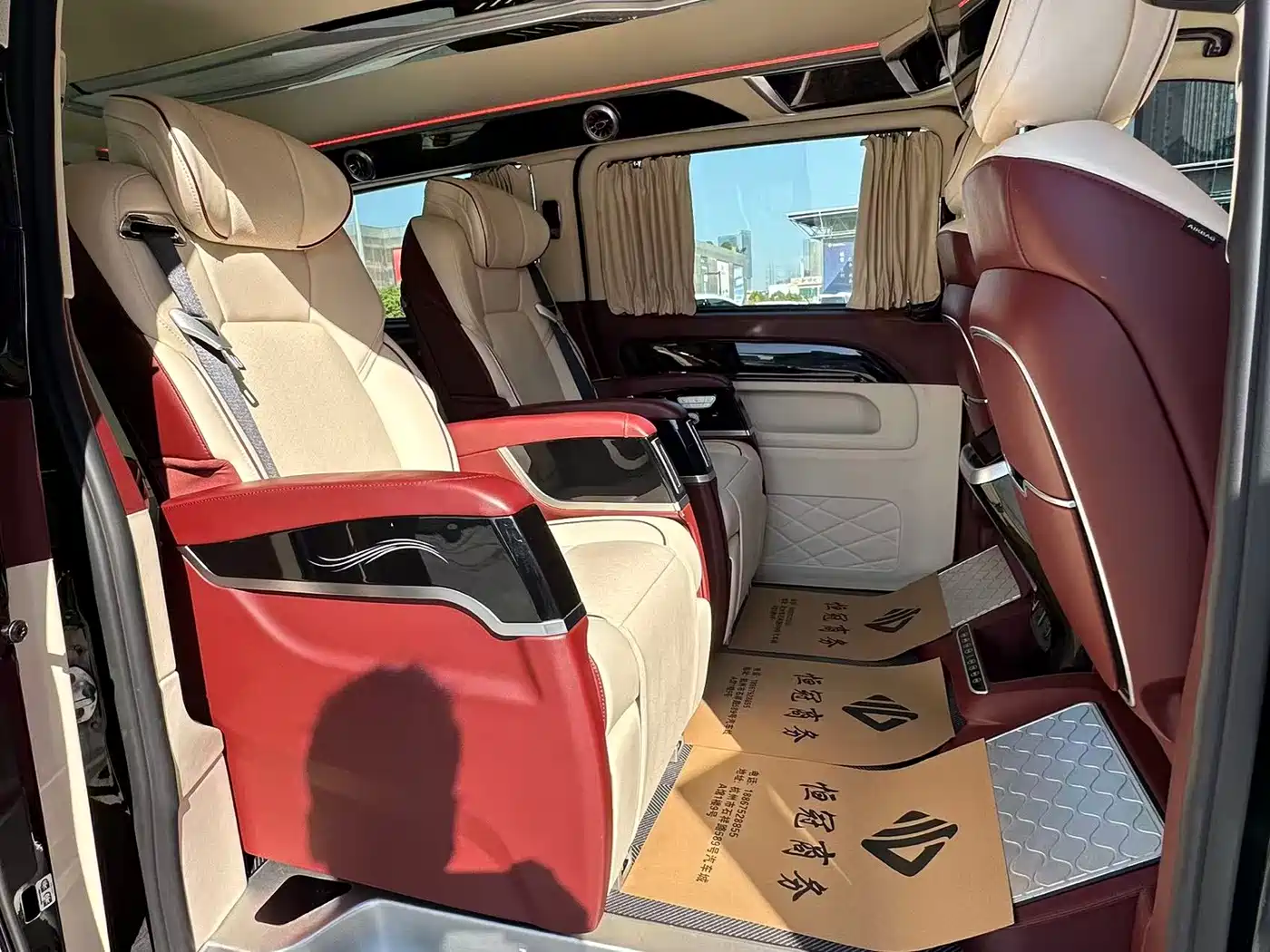 Mercedes-Benz Vito 2023 2.0T Business 7-Seater фото 12