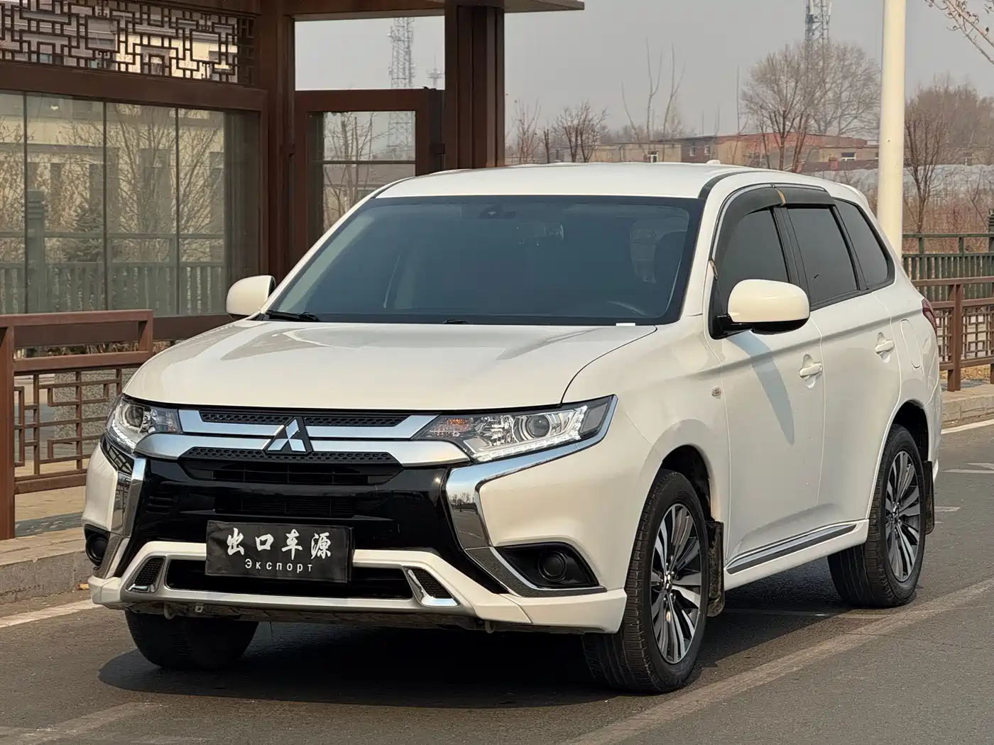 MITSUBISHI OUTLANDER