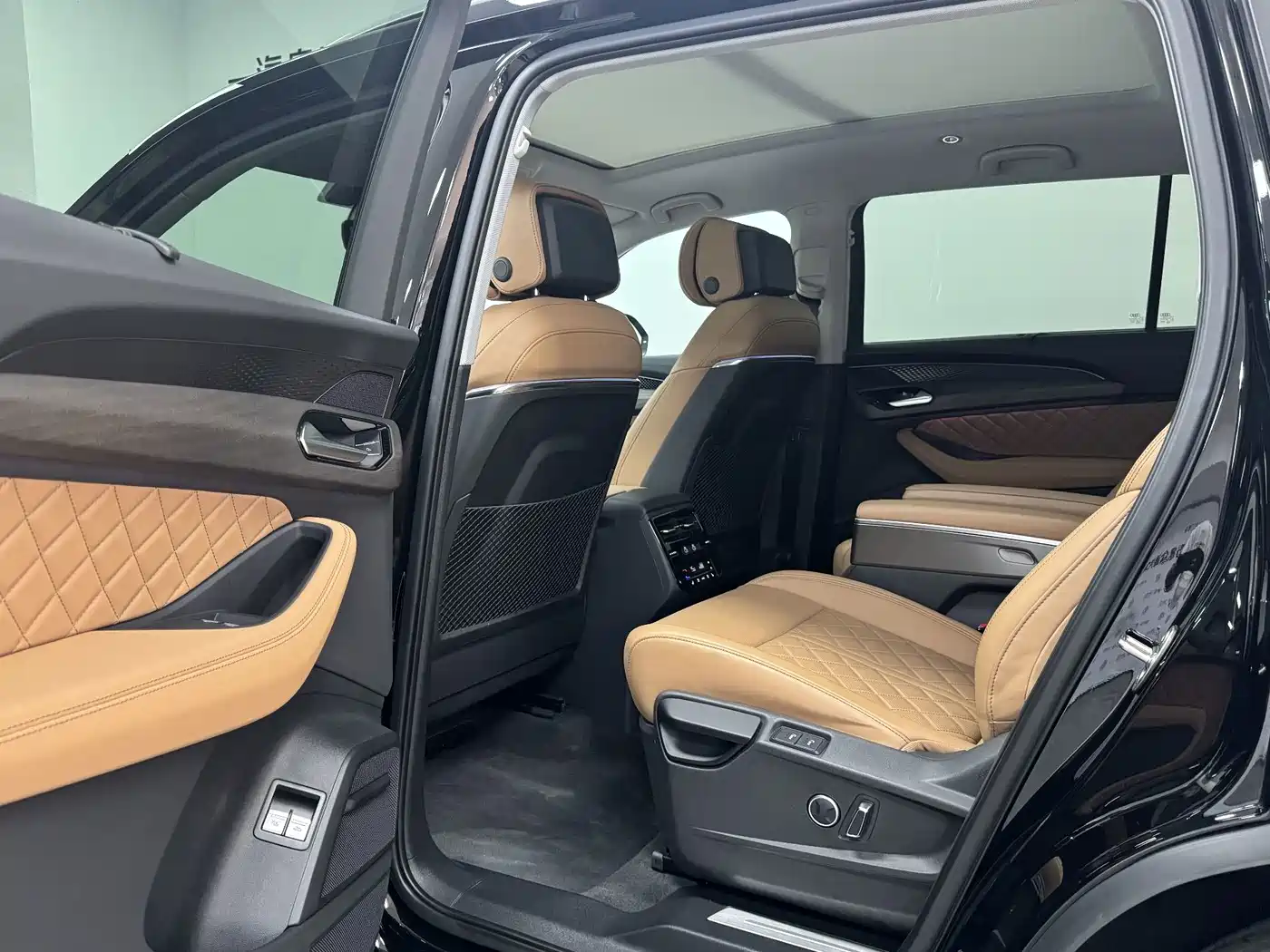 Audi Q6 2025 2024 45 TFSI quattro Qi Yun Yu Lin Package 6-seater