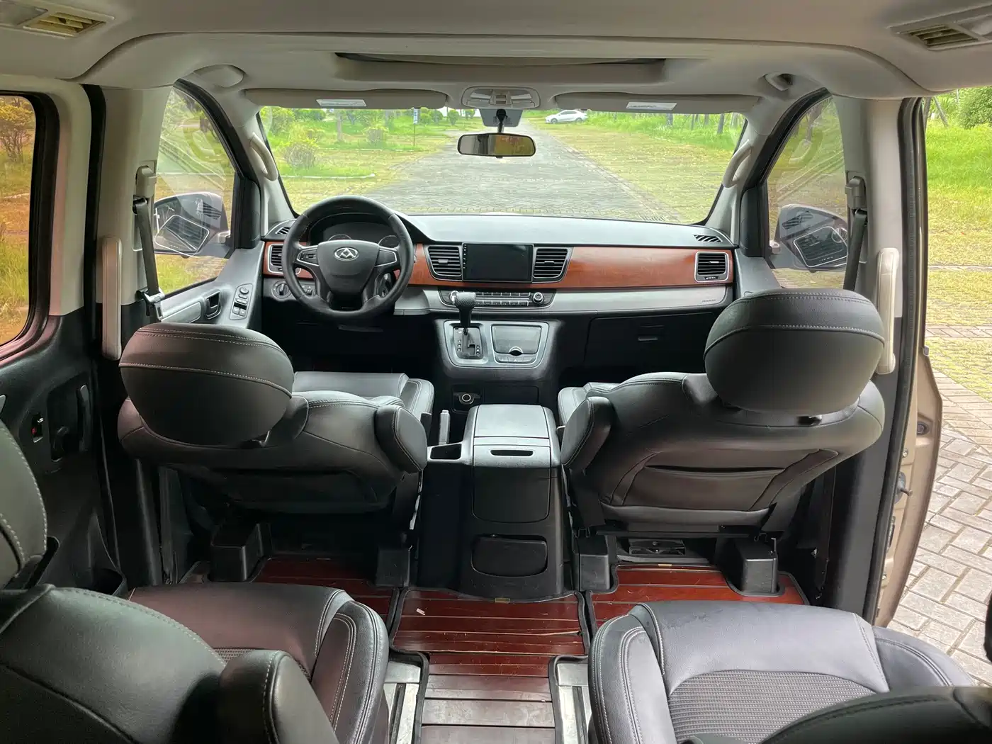 SAIC Maxus Maxus G10 2016 2016 2.0T Automatic Luxury Executive Edition