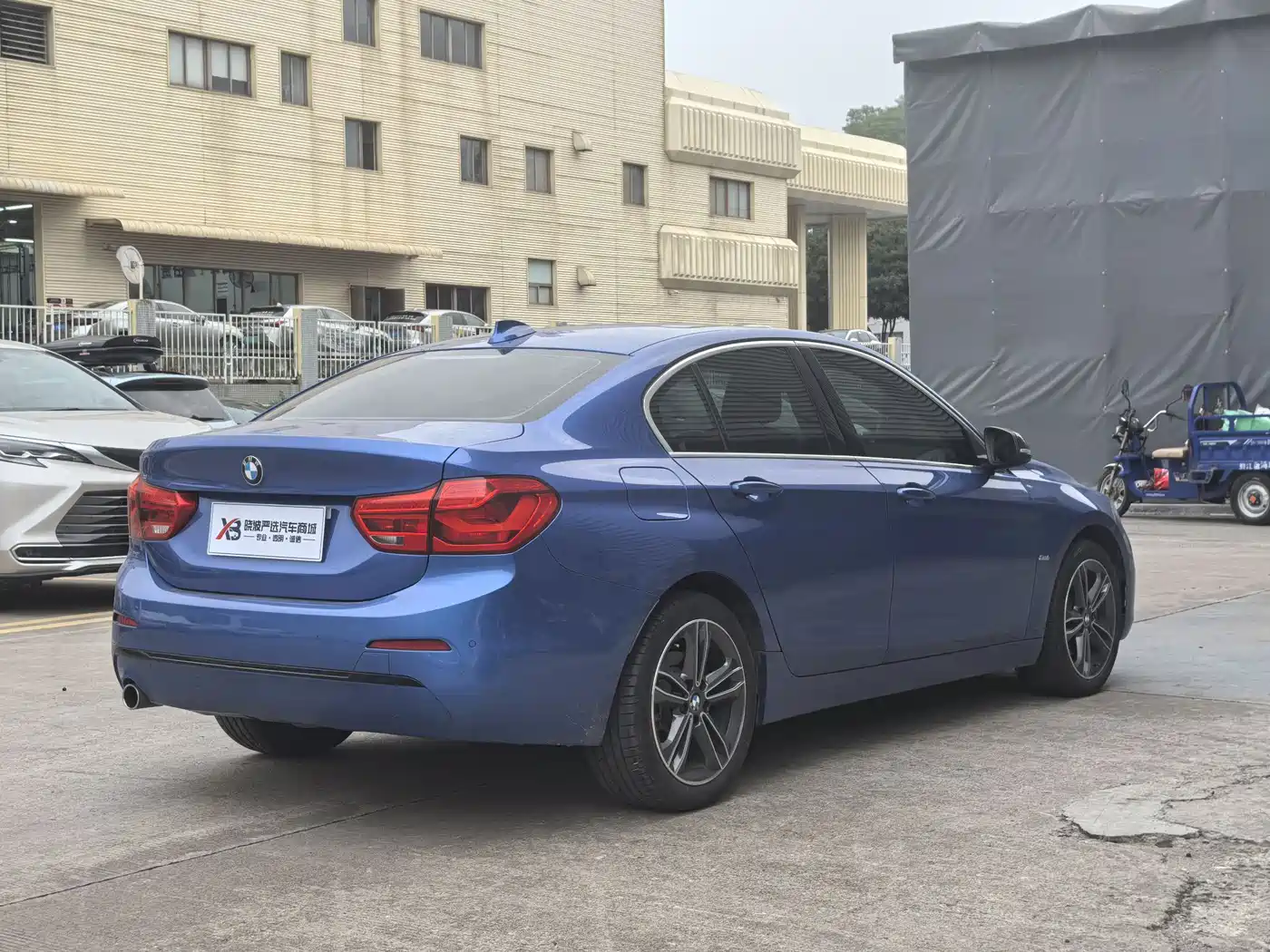 BMW 1 Series 2018 118i Sport Edition фото 5