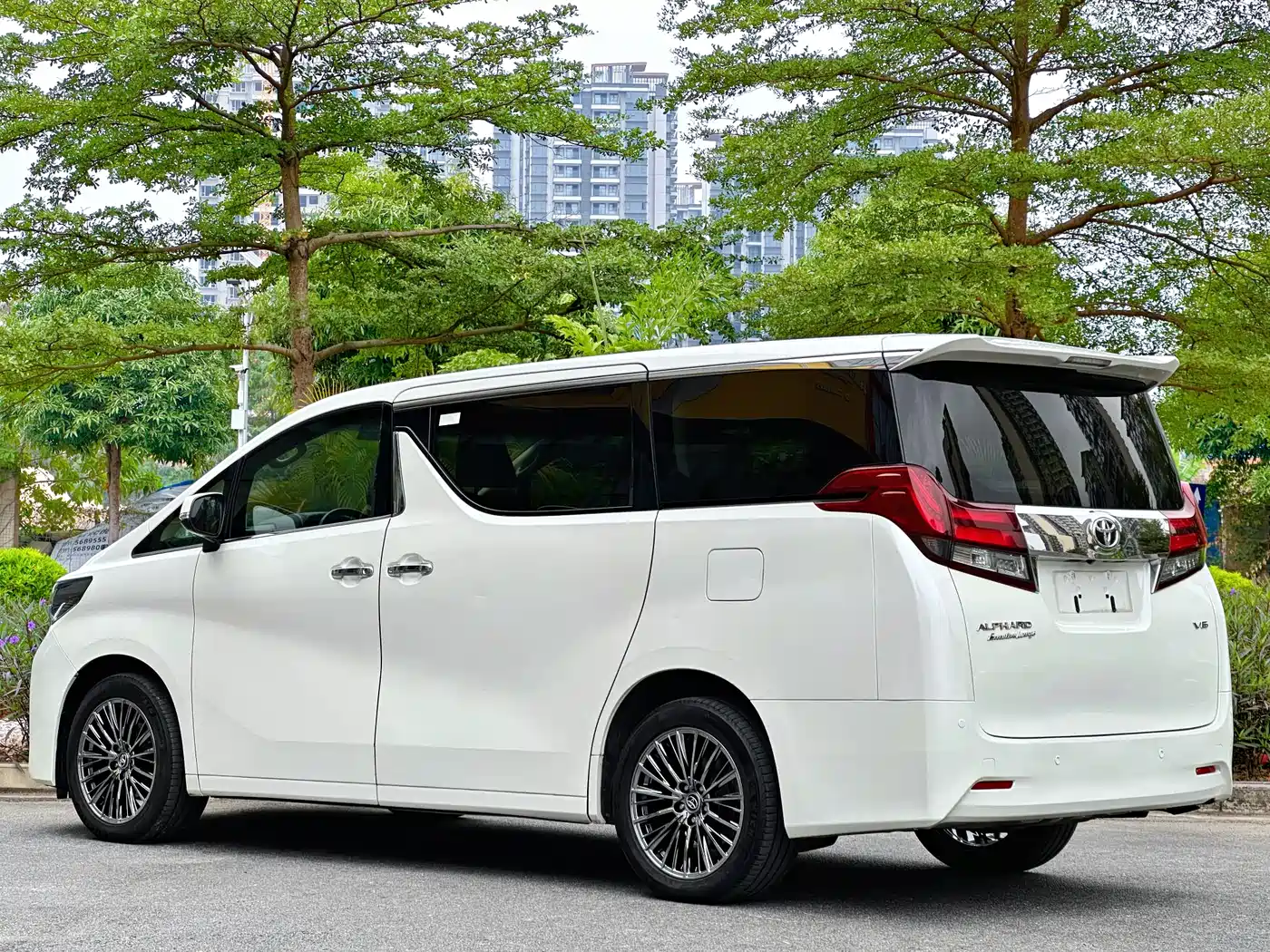 Toyota Alphard 2015 3.5L Premium Edition фото 5