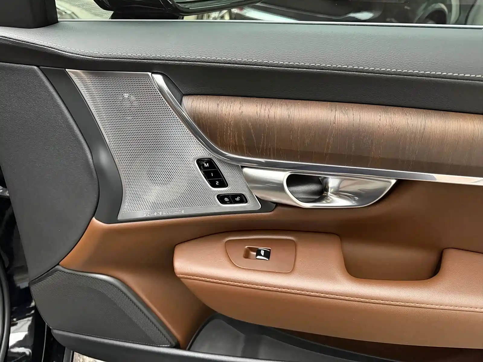 صورة 17 - Volvo S90
