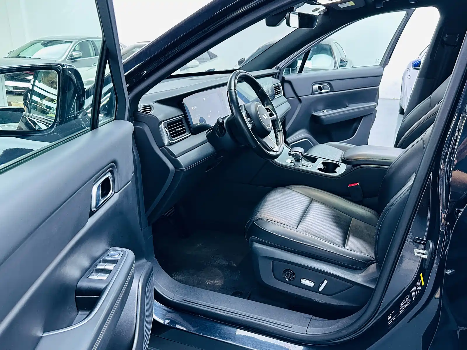 Фото 4 - Li Auto Li ONE