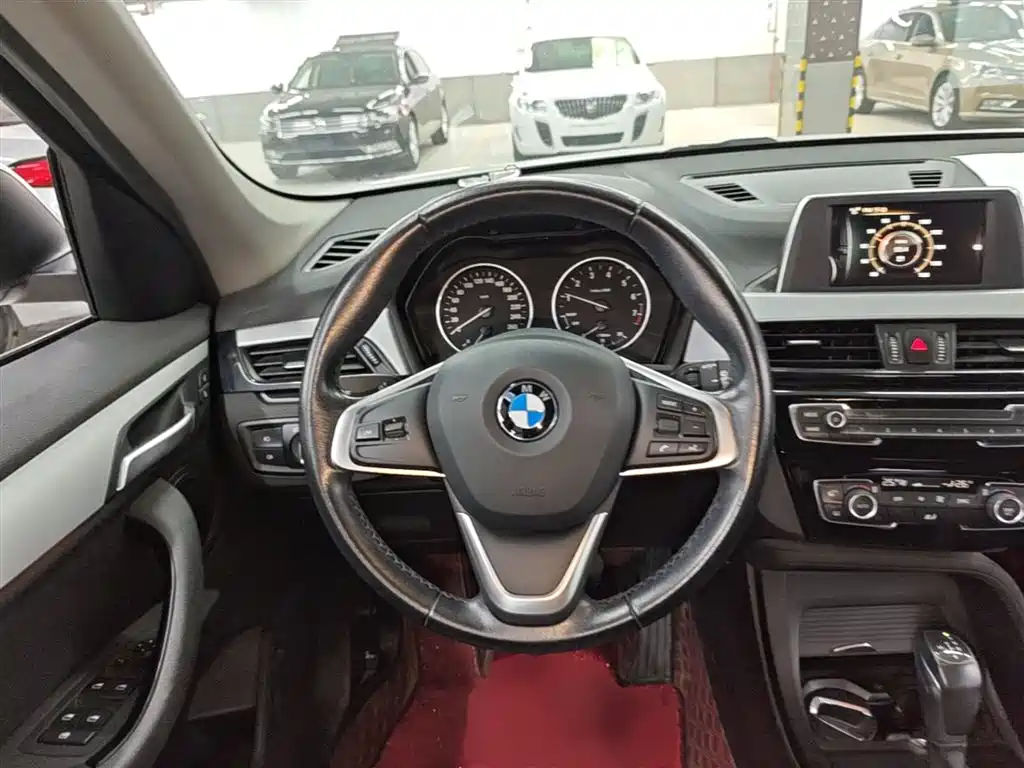BMW X1 2016 sDrive18Li Fashion Model фото 17