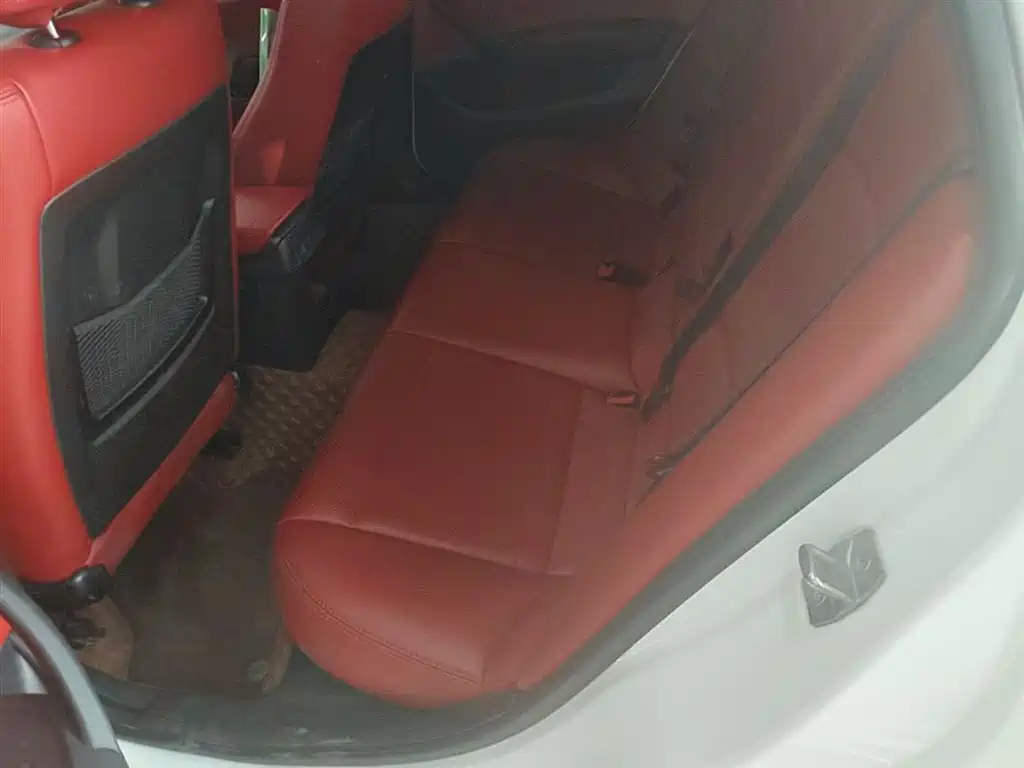 BMW X1 2014 sDrive18i Fashion Edition фото 17