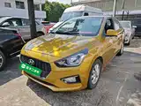 Photo 2 - Hyundai Verna