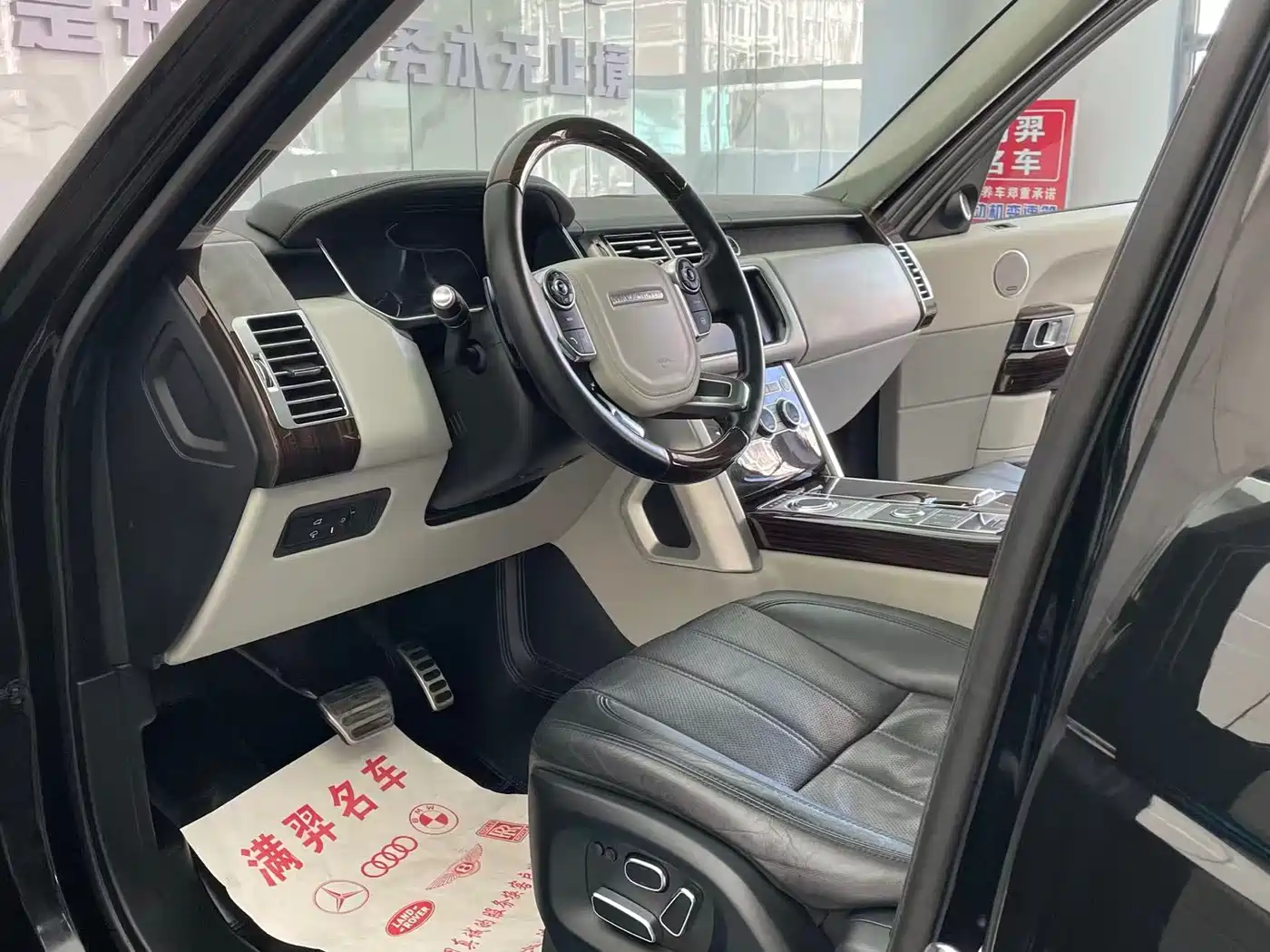 Land Rover Range Rover 2015 5.0 SC V8 AB Prestigious Genesis Extended Edition фото 10