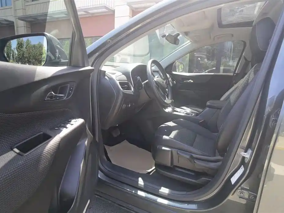 Chevrolet Equinox 2018 535T Automatic Frontier Edition фото 15