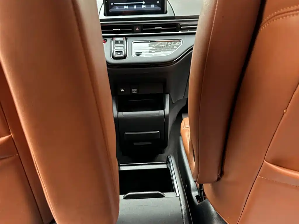 Honda Odyssey 2022 2.0L e:HEV Sharp·Enjoyment Edition фото 8