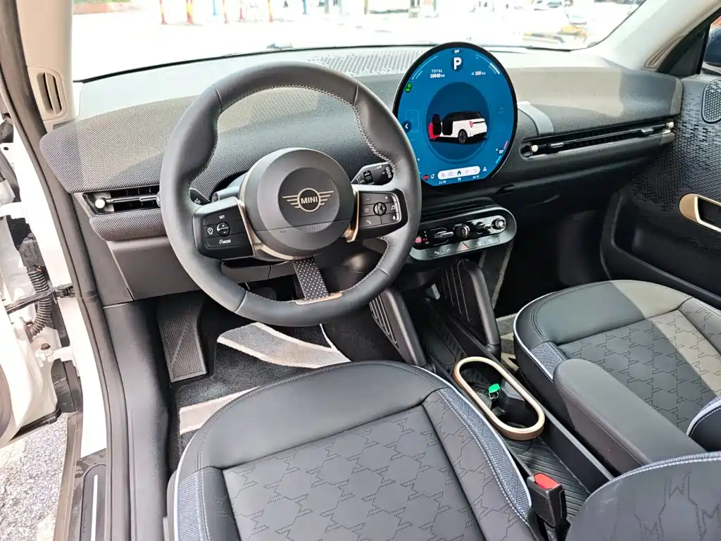 MINI Electric MINI COOPER 2024 2024 452km COOPER SE Artist