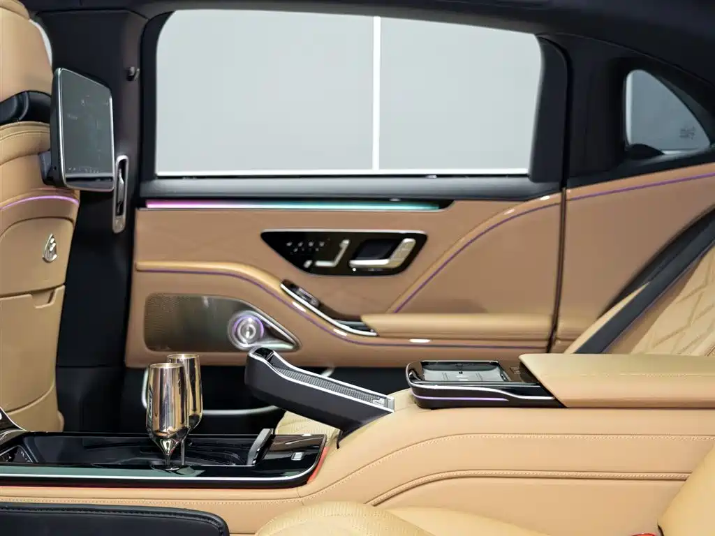 Mercedes-Benz Maybach S-Class 2022 S 680 4MATIC Virgil Abloh Limited Edition фото 23