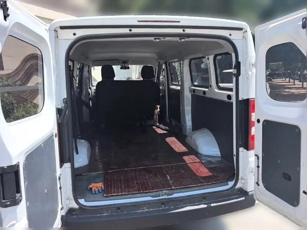 Wuling Motors Wuling Yangguang 2024 2024 300km Comfort Passenger Version 60kW