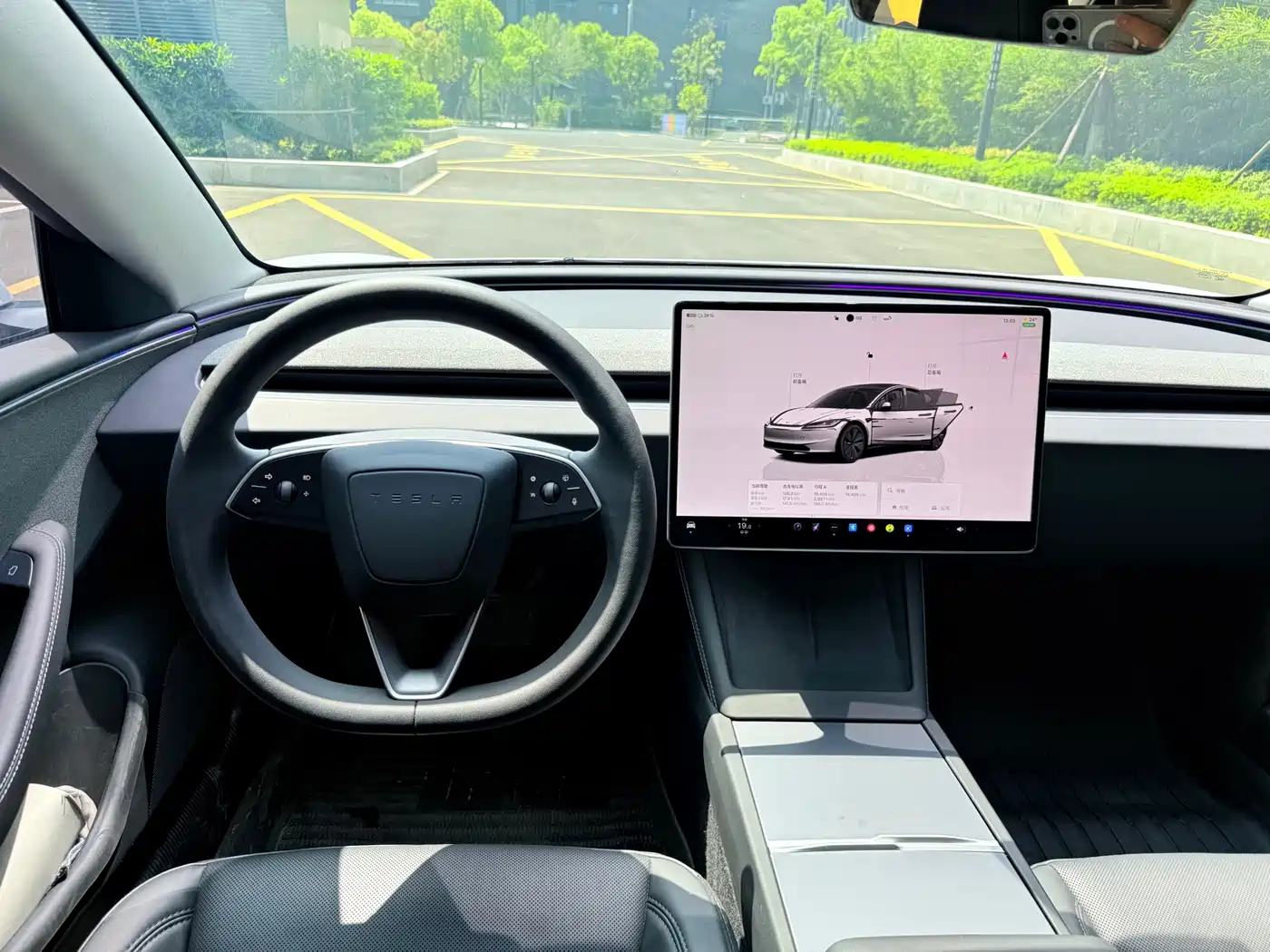 TESLA MODEL 3