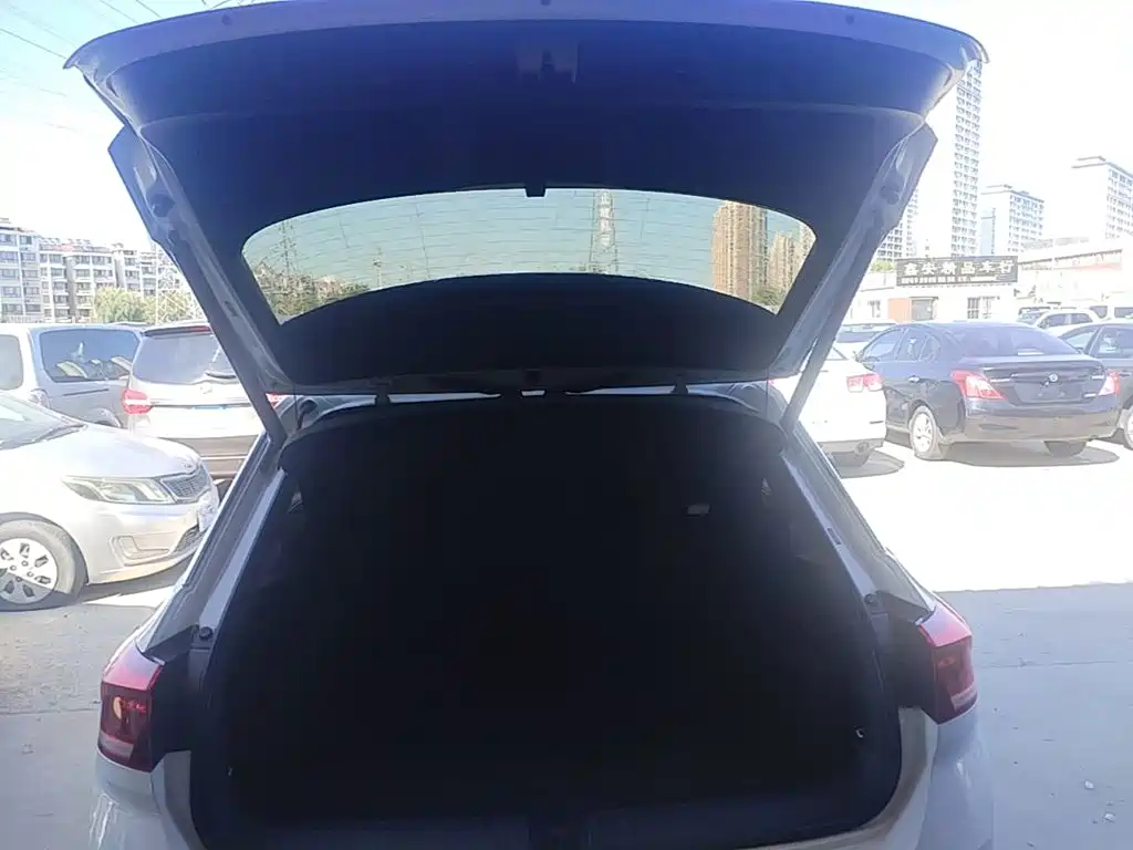 Photo 19 - Volkswagen T-ROC