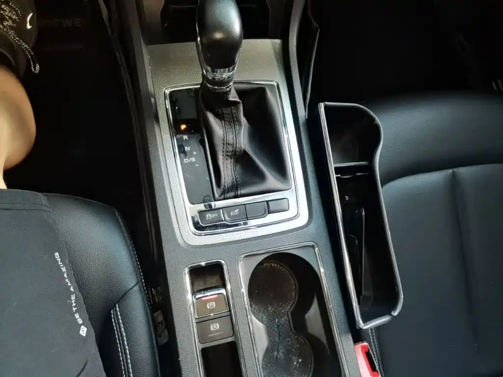 Roewe i6 2019 2019 PLUS 1.6L CVT 4G Connected Flagship Great Edition