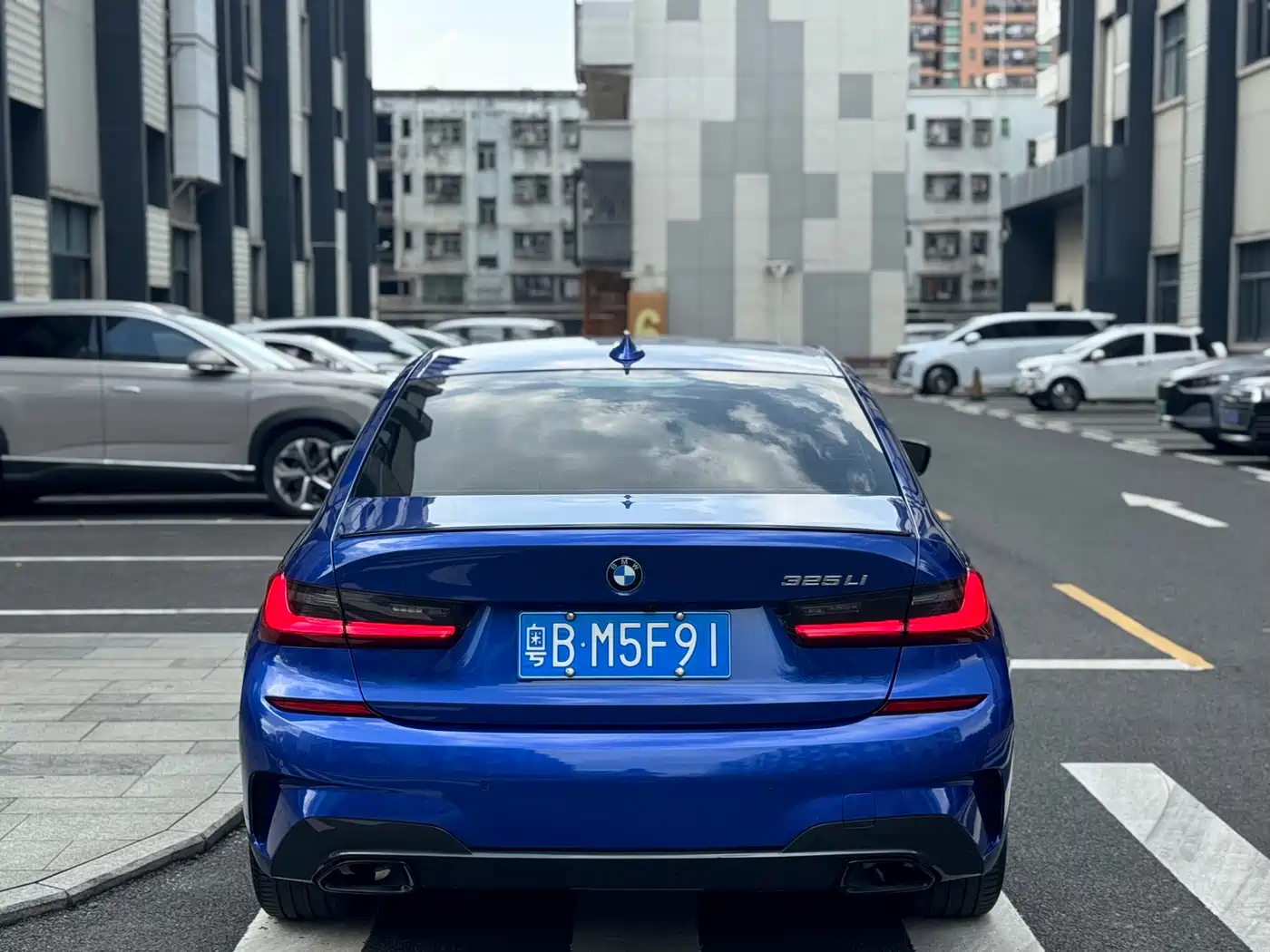 BMW 3-SERIES