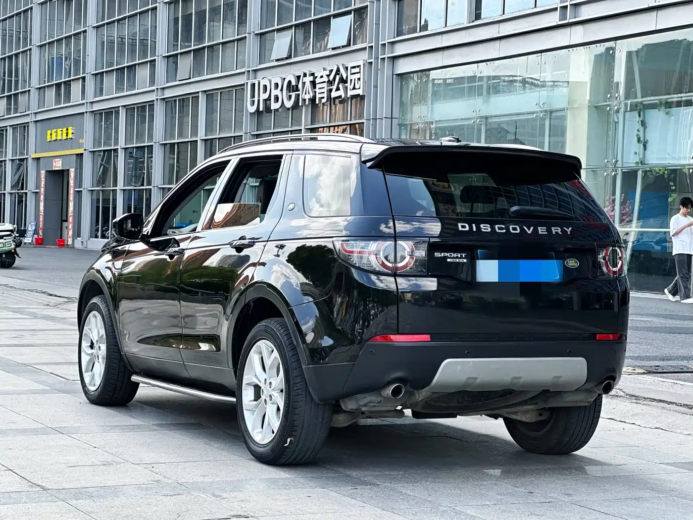 Land Rover Discovery Sport 2016 2.0T HSE фото 6