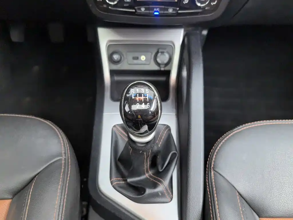 JAC Refine S3 2015 2014 1.5L Manual Luxury Smart