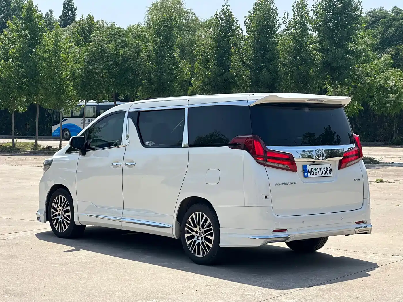 Toyota Alphard 2011 Model 2.4L Luxury фото 4