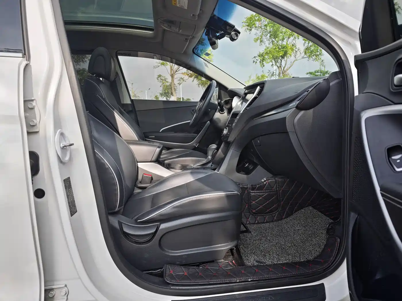 Hyundai Santa Fe 2017 2.0T Automatic 4WD Intelligent 7-Seater фото 15