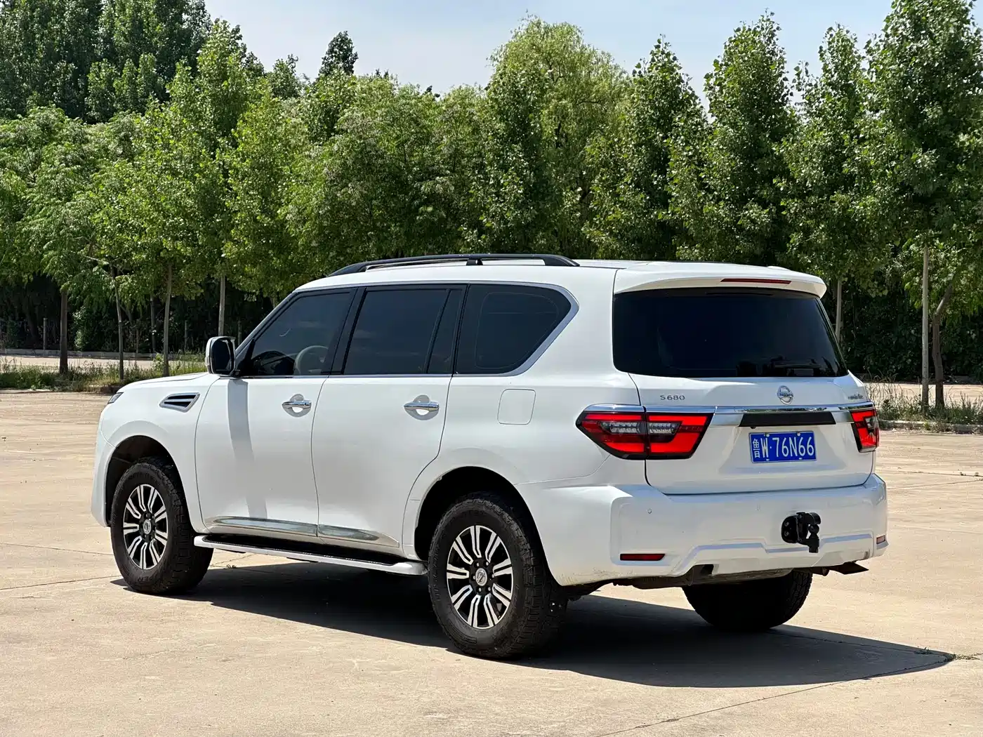 Nissan Patrol 2018 4.0L Leadership фото 4