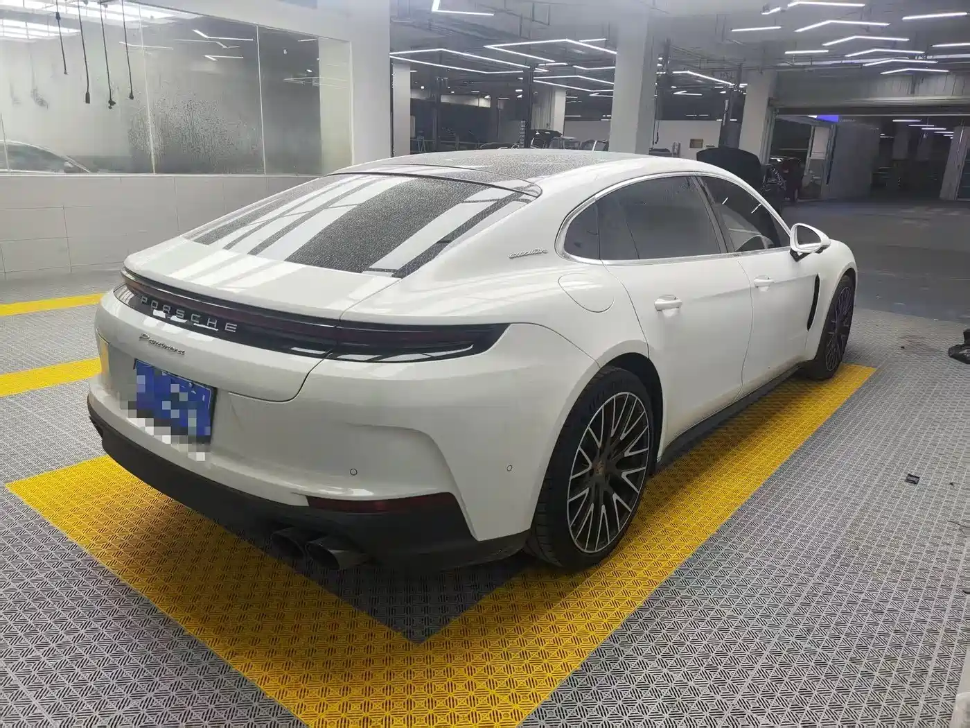 PORSCHE PANAMERA