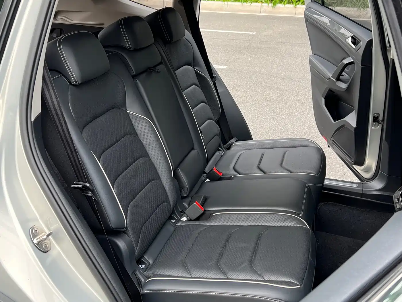 Volkswagen Tiguan L 2019 330TSI Automatic 2WD R-Line Flagship Edition China VI фото 16