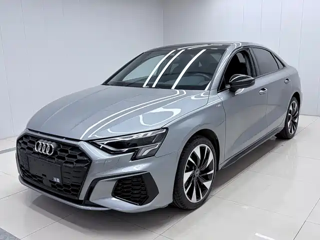 Audi A3 A3L Limousine 35 TFSI, Стиль Спорт