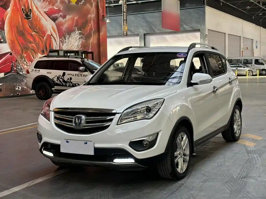 Фото 1 - Changan CS35