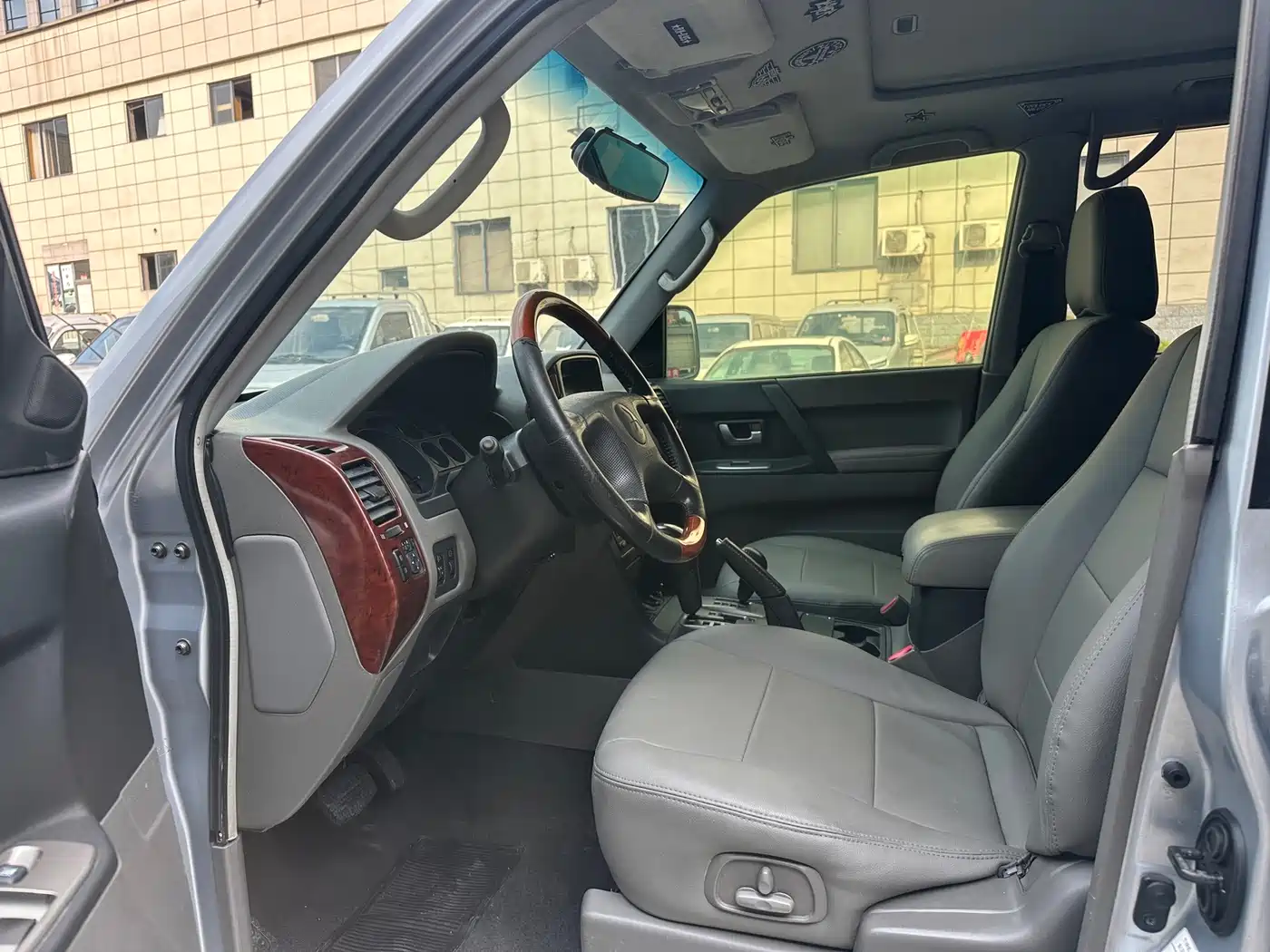 Mitsubishi Pajero 2006 2006 Model 3.8L AT GLS