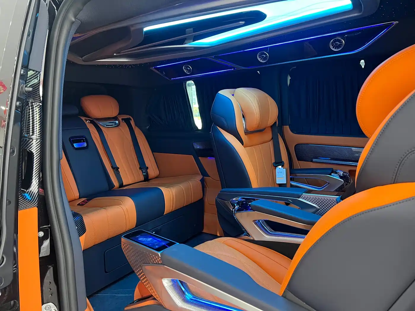 Mercedes-Benz Vito 2024 2.0T Business 7-Seater фото 10