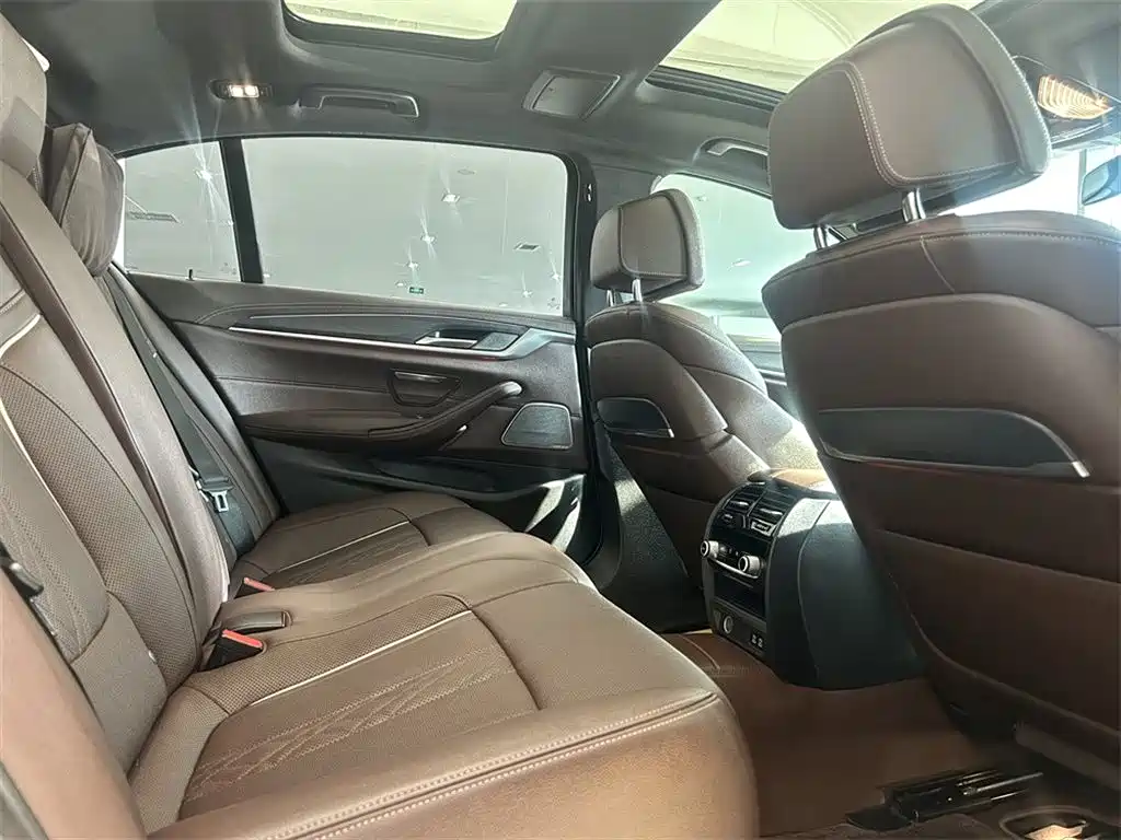BMW 5 Series 2022 Facelift II 530Li Premium Package M Sport фото 7