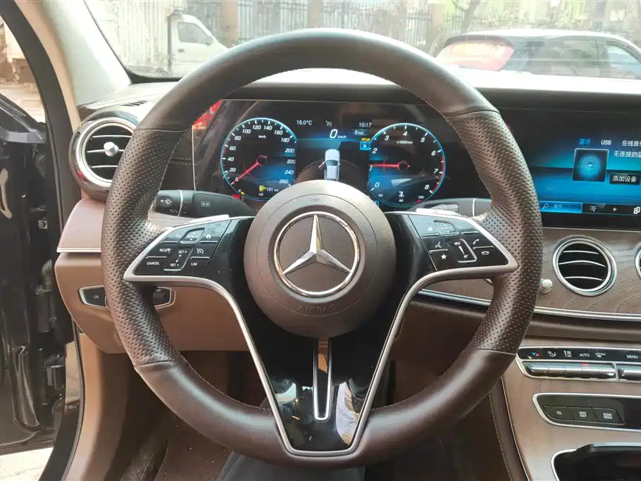 MERCEDES-BENZ E CLASS