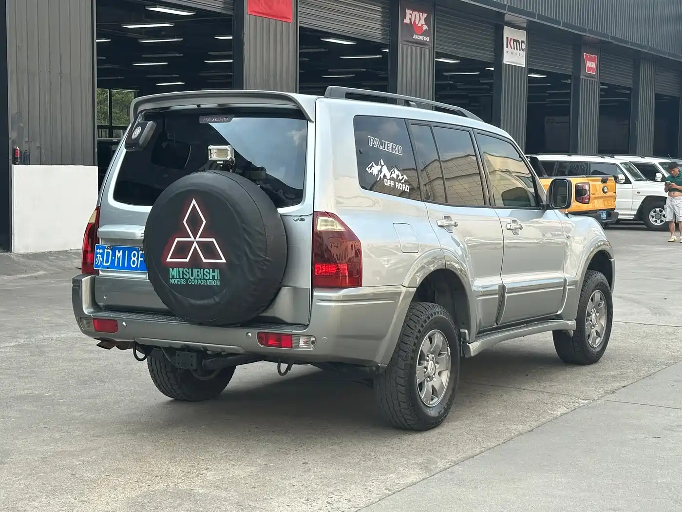 Mitsubishi Pajero 2006 2006 Model 3.8L AT GLS