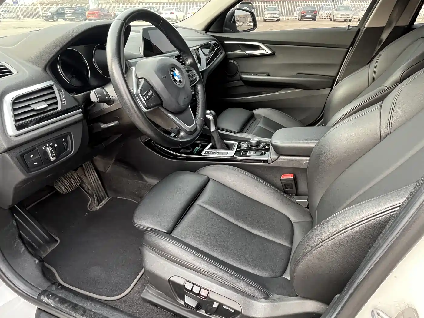 BMW 1 Series 2018 118i Sport Edition фото 27