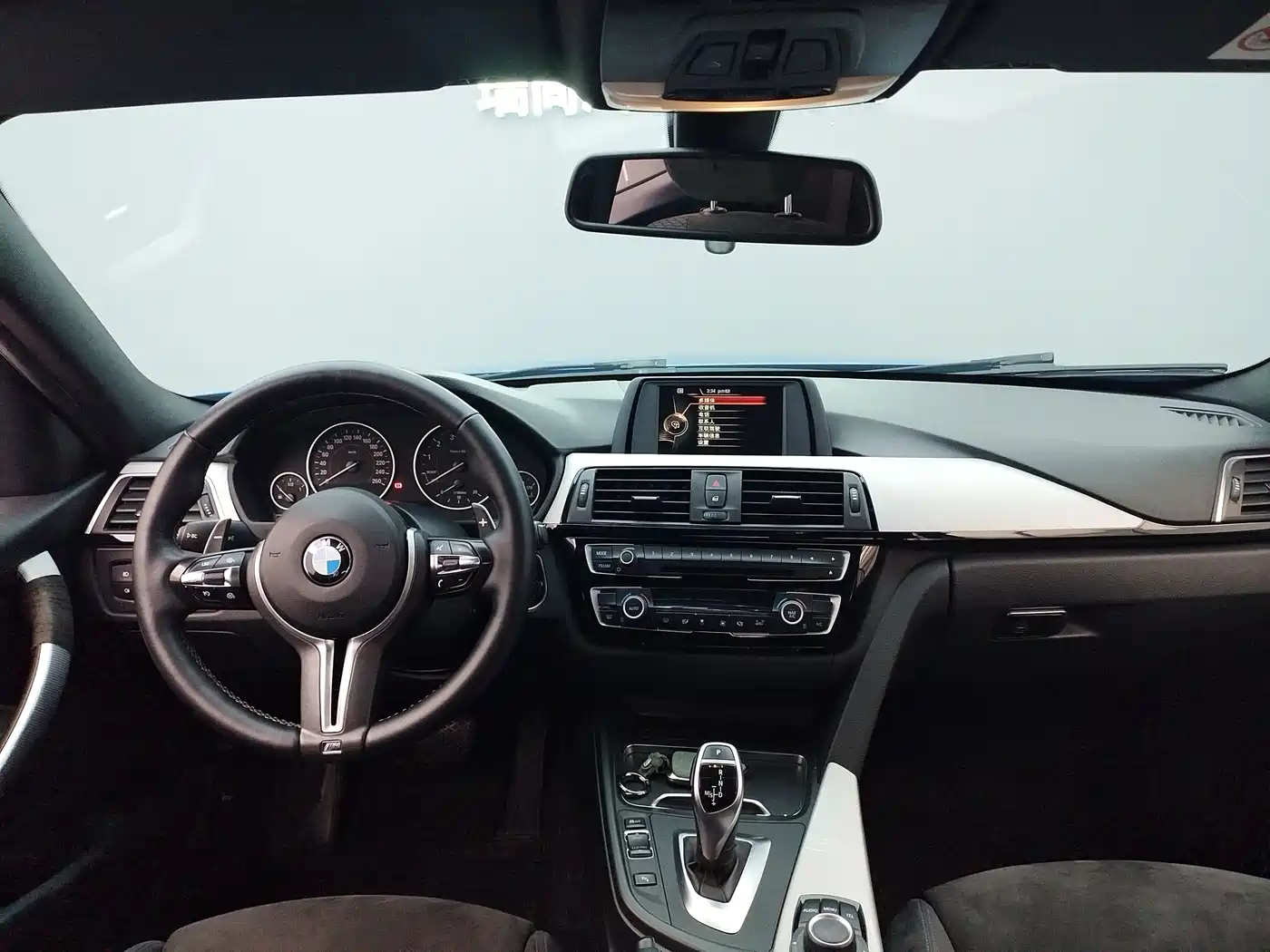 BMW 3 Series 2017 320i M Sport фото 14