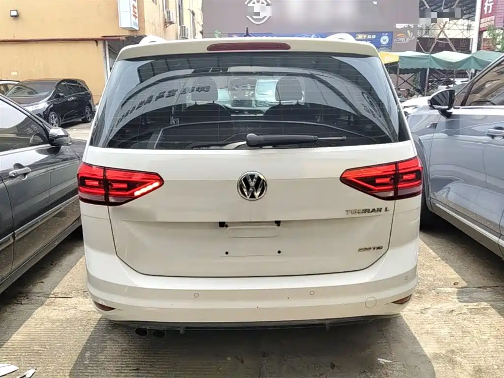 Volkswagen Touran 2016 Touran L 280TSI DSG Comfortline фото 6